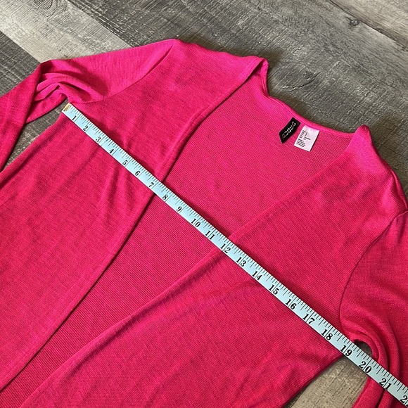 Like New Women’s long cardigan, pink, size Small very stretchy - Picture 5 of 7